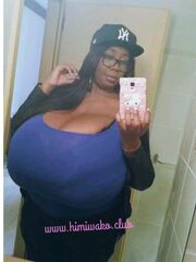 Odiegwu! Check out the thick b00bs this