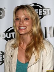 April Bowlby Super-sexy Actress Pictures
