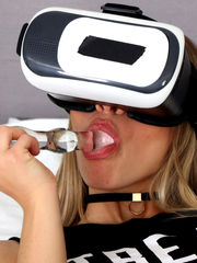Blondie maiden Khloe ropes on her VR