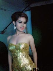 doctormama: Myanmar uber-sexy damsel