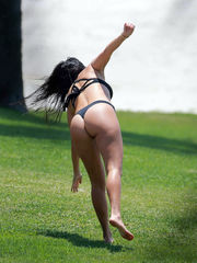 Kourtney Kardashian Steaming Bikini On..