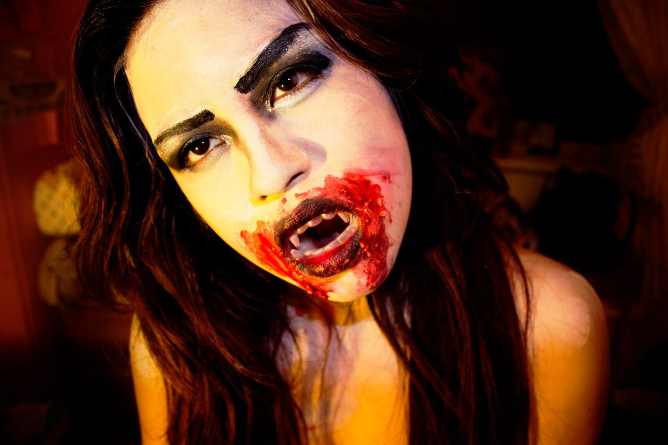 Find sweetie in everything! : Halloween Look: Sexy Vampire!